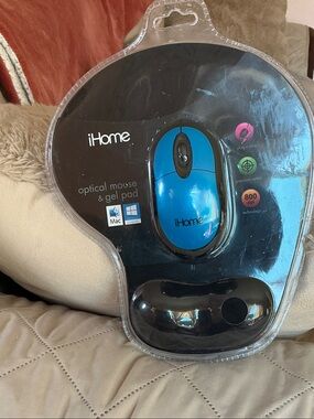iHome Blue Wired Optical Mouse with Black Gel Wrist Pad
